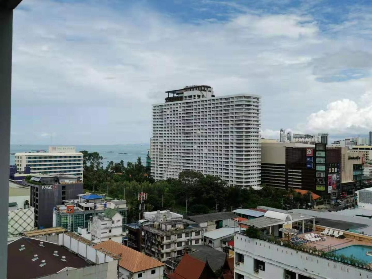 The Base Pattaya Aparthotel Exteriör bild